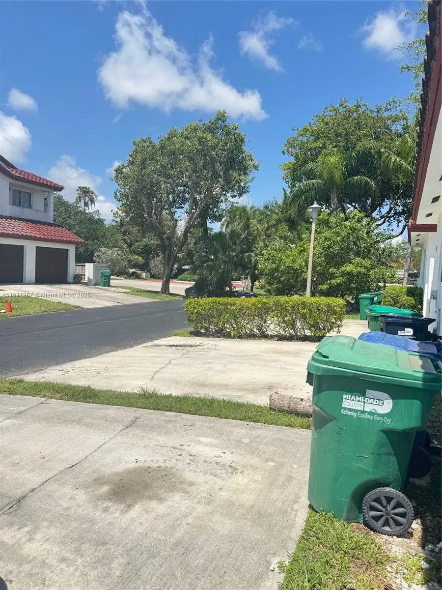 8419 SW 209th St, Cutler Bay FL 33189 photo 3