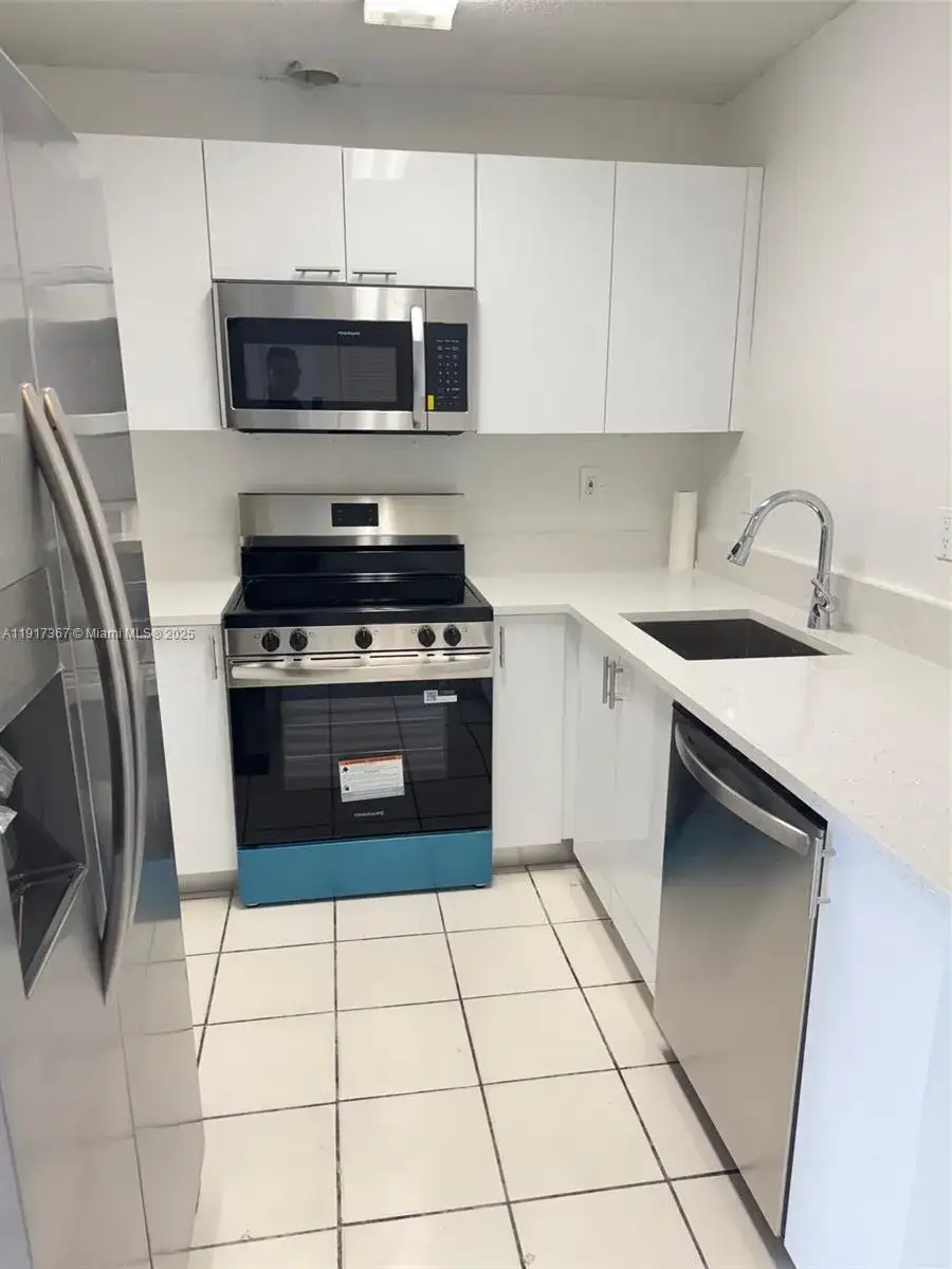 8419 SW 209th St, Cutler Bay FL 33189 photo 5