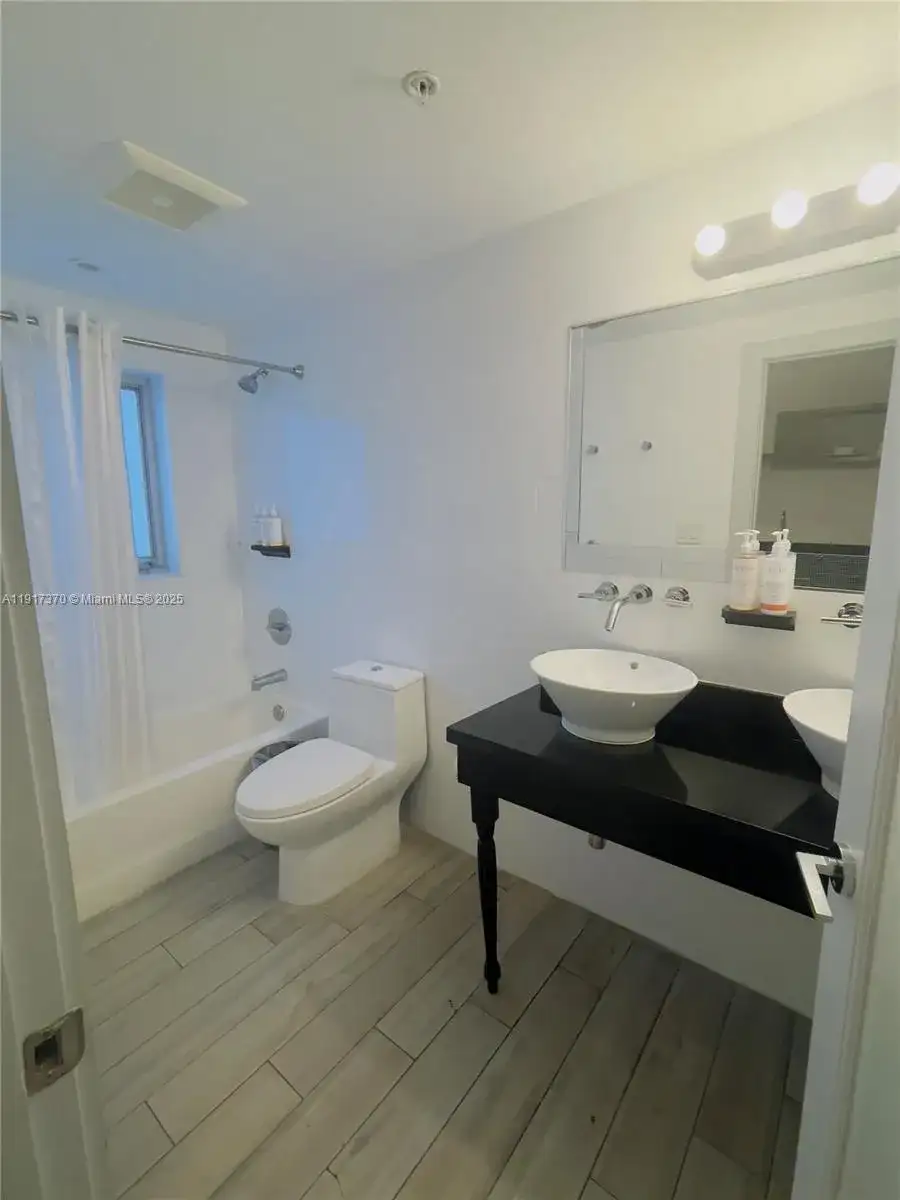 240 76th St # 216, Miami Beach FL 33141 photo 5