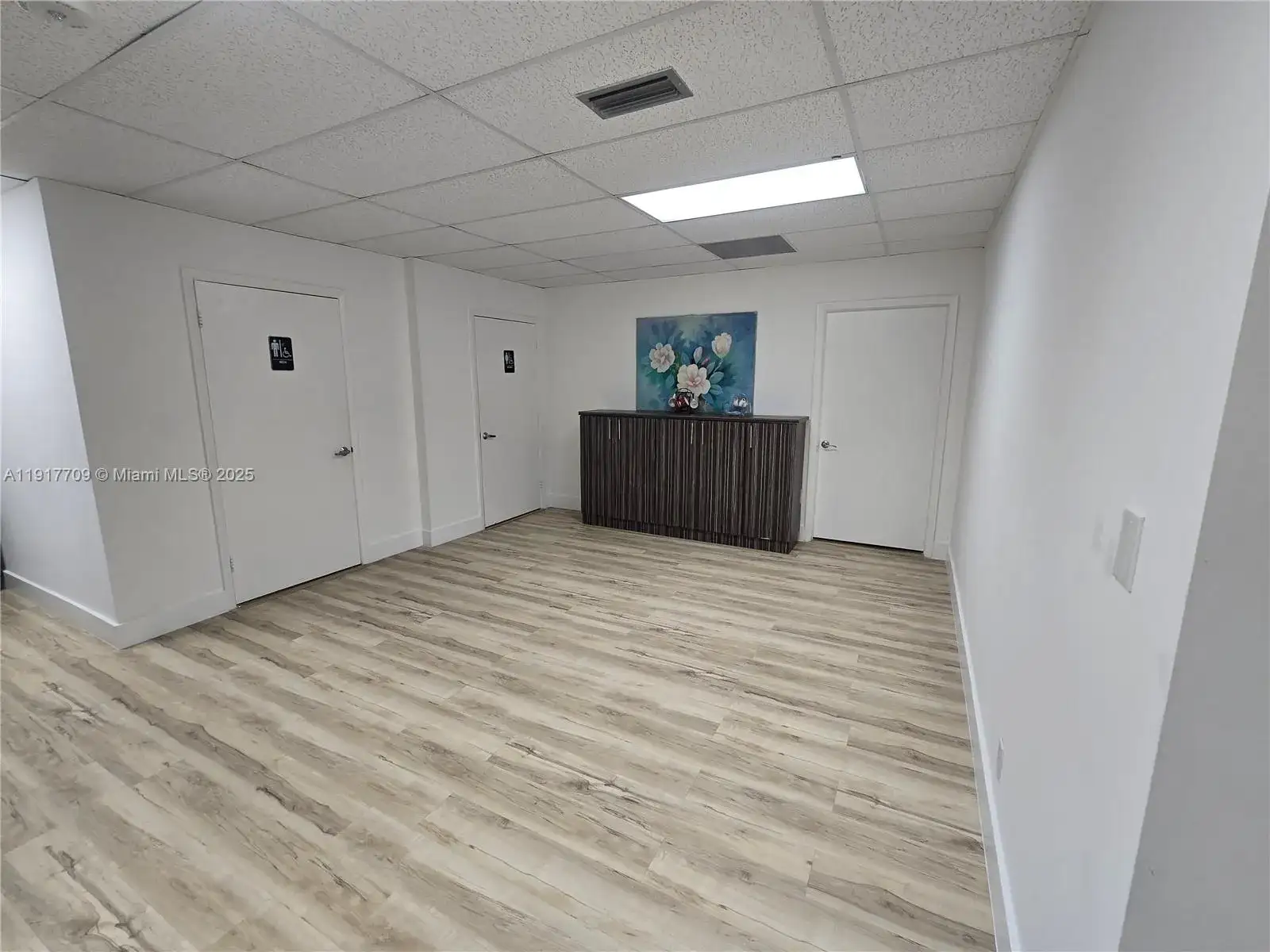 13499 Biscayne Blvd, North Miami FL 33181 photo 4