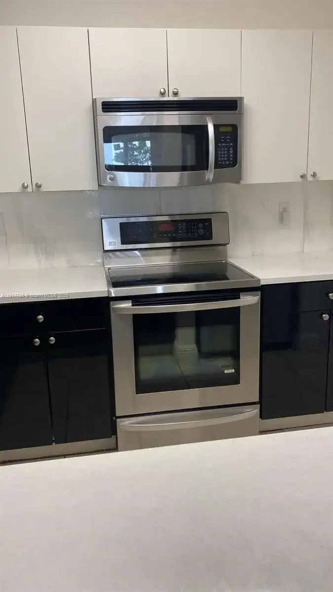6930 Miami Gardens Dr # 410, Hialeah FL 33015 photo 4