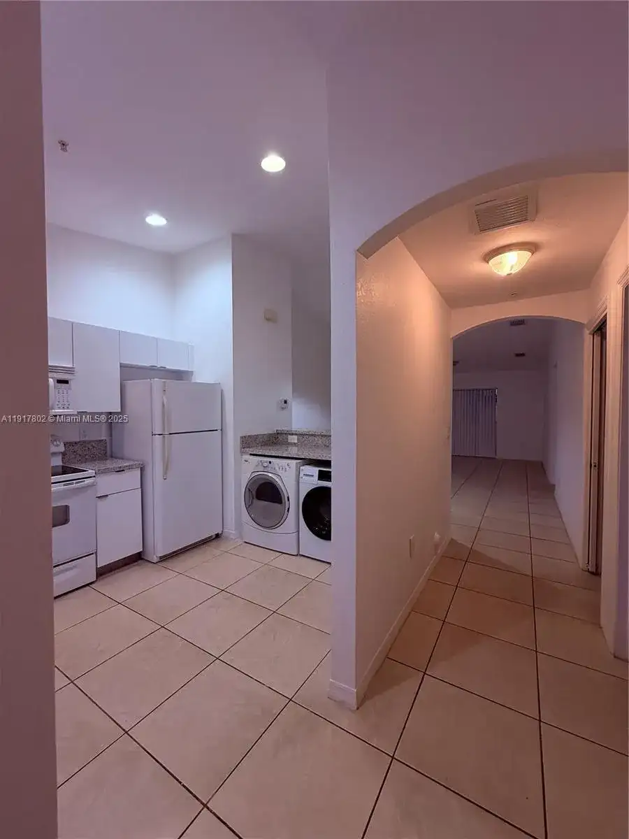 3820 SW 48th Ave # 31, Pembroke Park FL 33023 photo 2