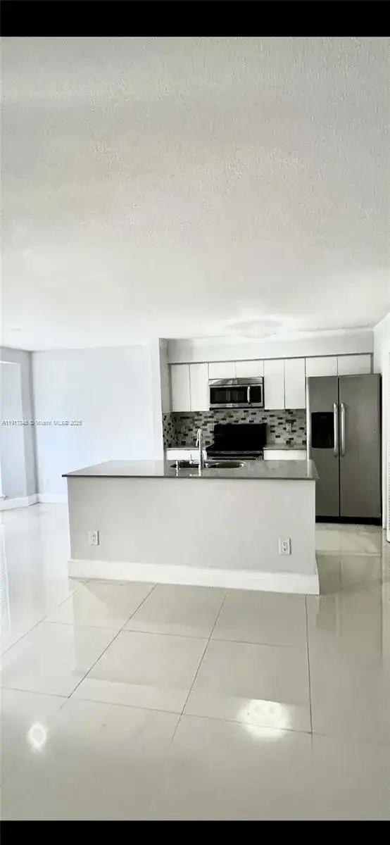 977 Riverside Dr # 211, Coral Springs FL 33071 photo 2