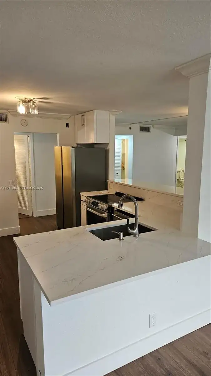 105 Lake Emerald Dr # 311, Oakland Park FL 33309 photo 2