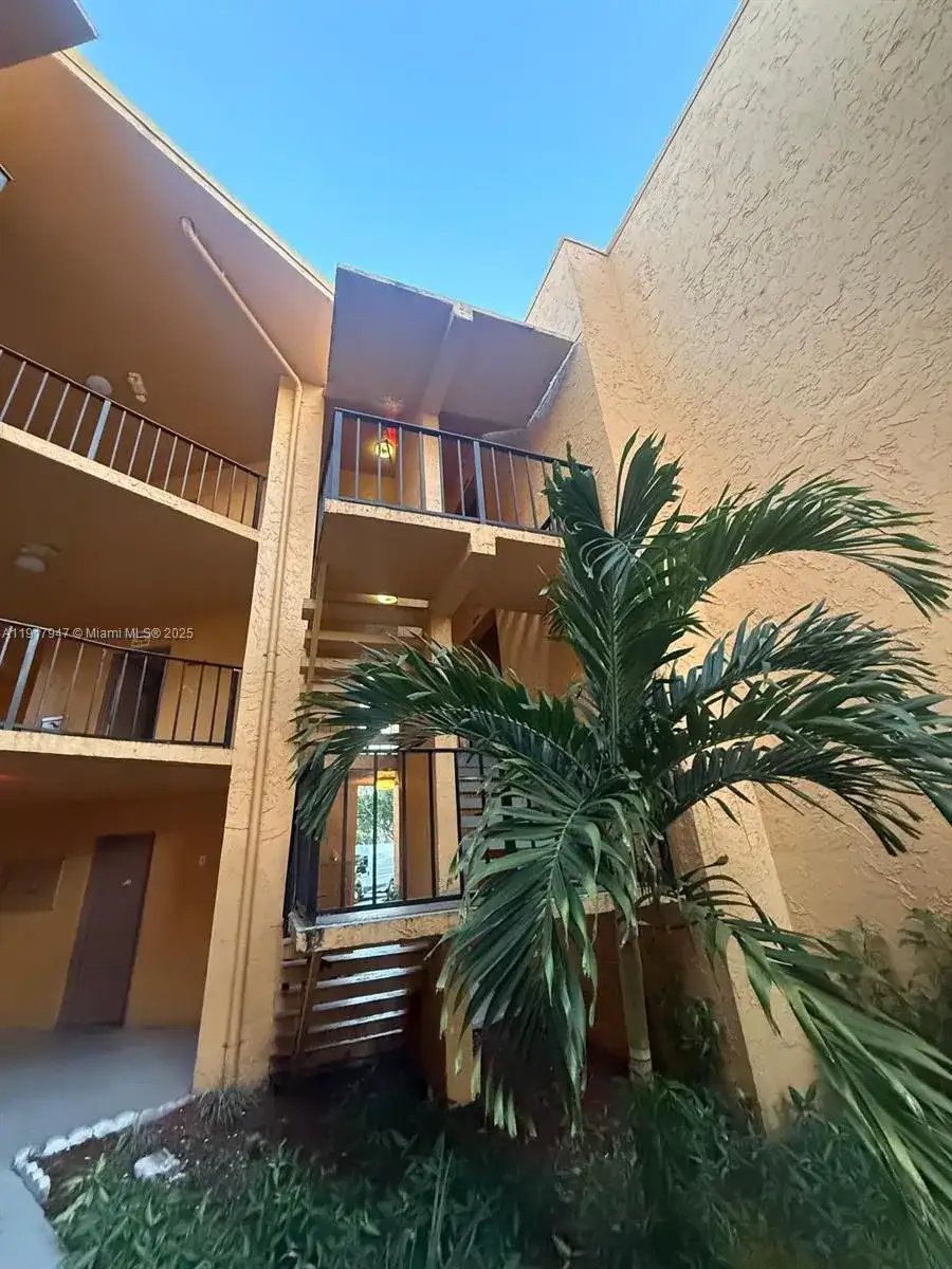 4304 NW 9th Ave # 3C, Deerfield Beach FL 33064 photo 2