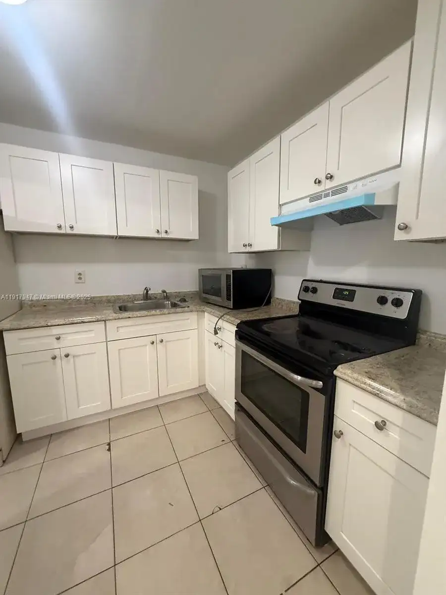 4304 NW 9th Ave # 3C, Deerfield Beach FL 33064 photo 3