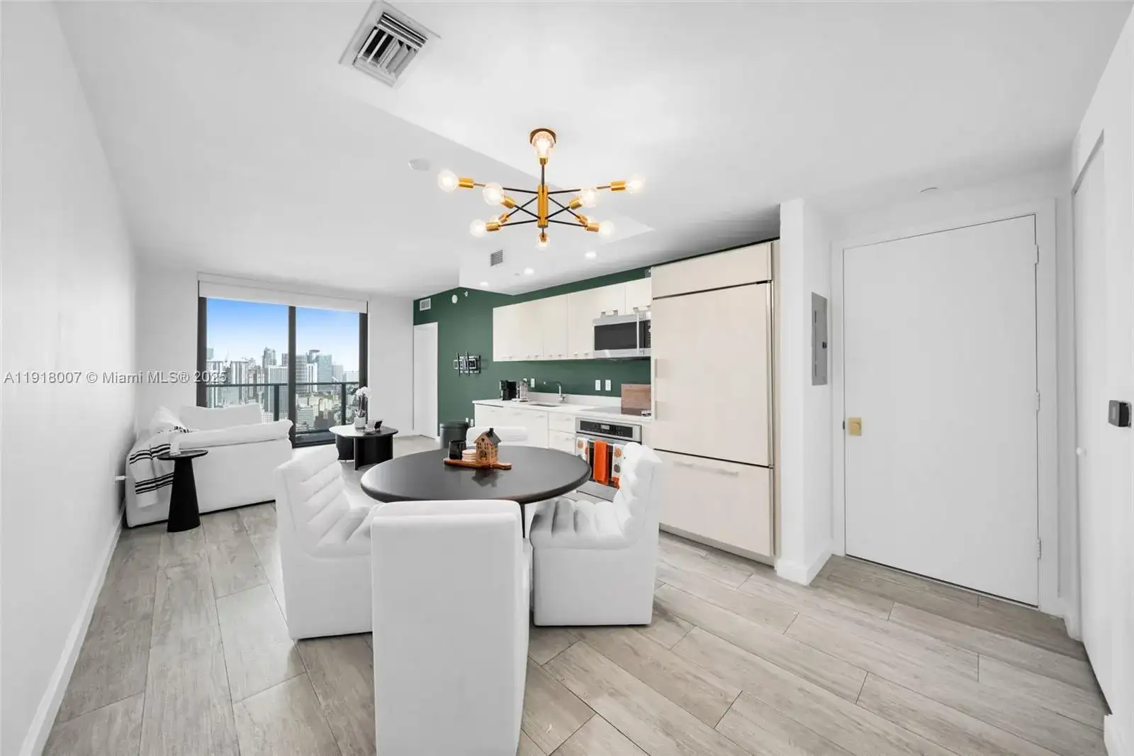 45 SW 9th St # 3909, Miami FL 33130 photo 2