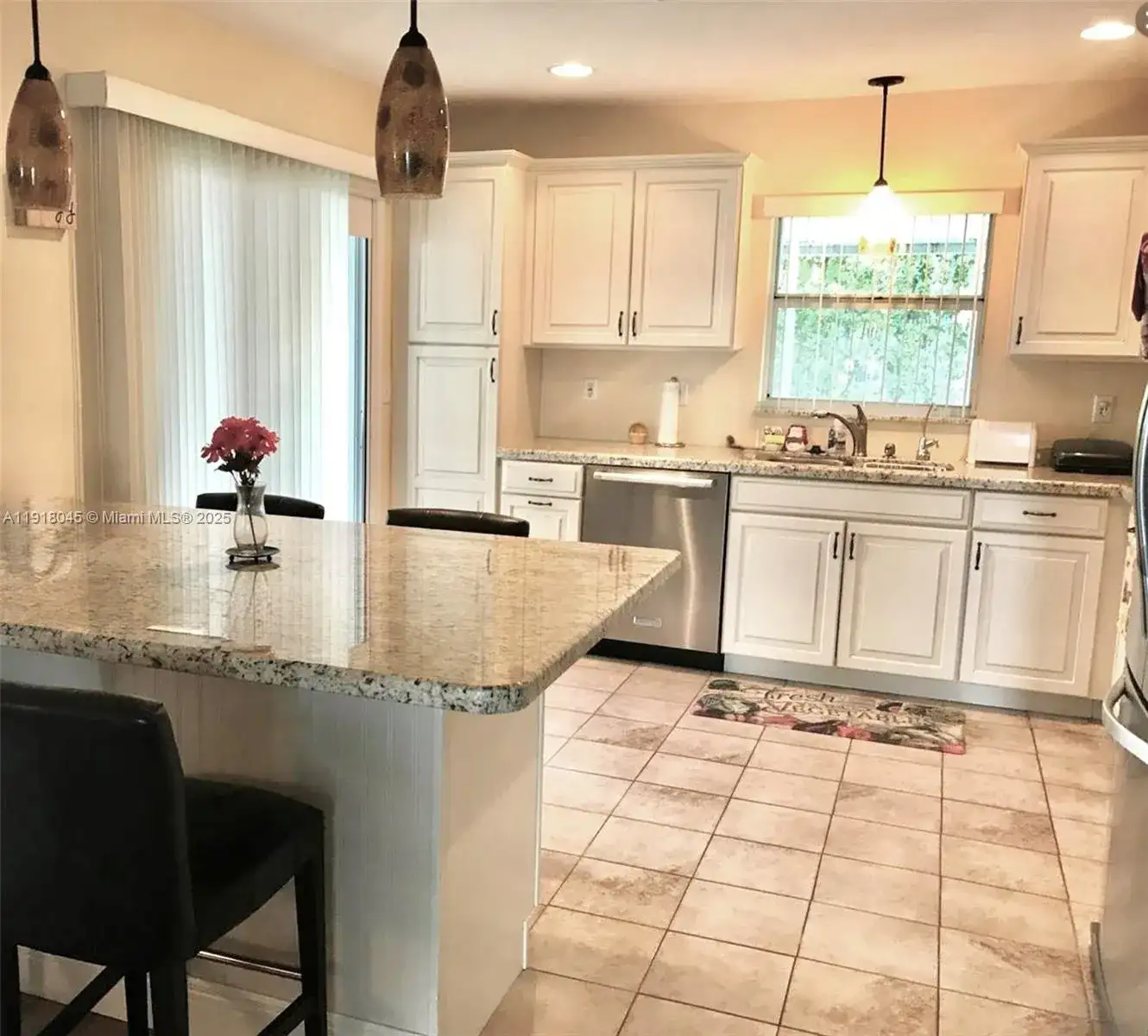 737 SE 22nd Dr, Homestead FL 33033 photo 5
