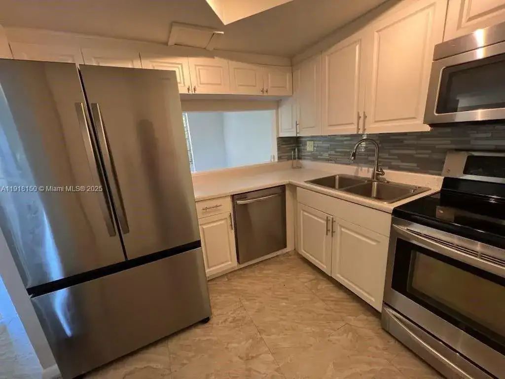 721 SE 1st Way # B18, Deerfield Beach FL 33441 photo 2