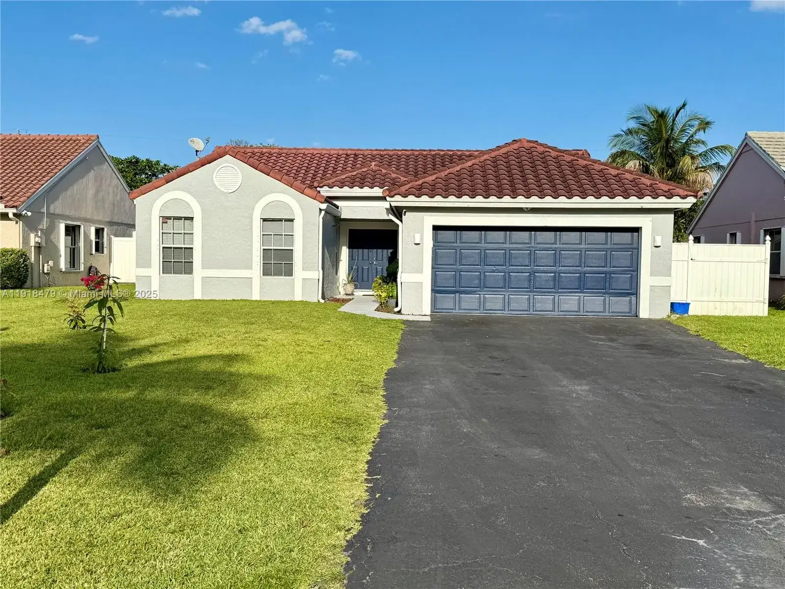 1060 New Parkview Pl, Haverhill FL 33417 photo 2