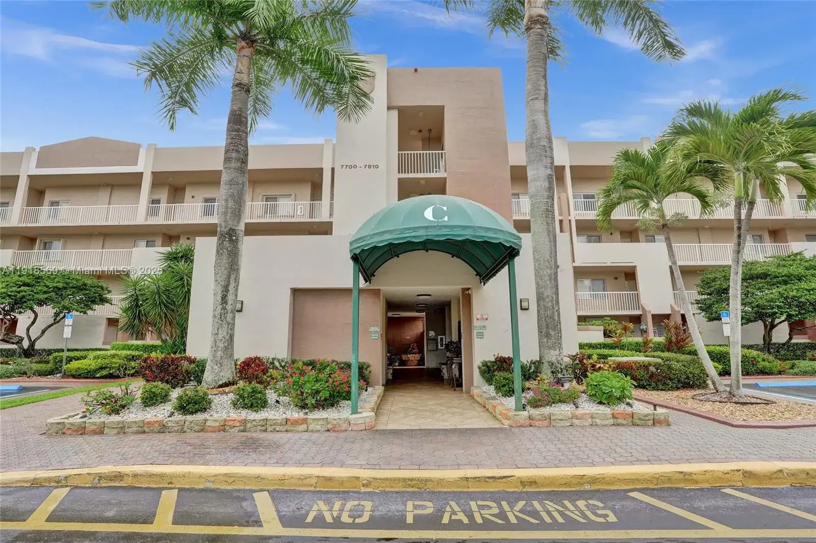 7760 Granville Dr # 303, Tamarac FL 33321 photo 4