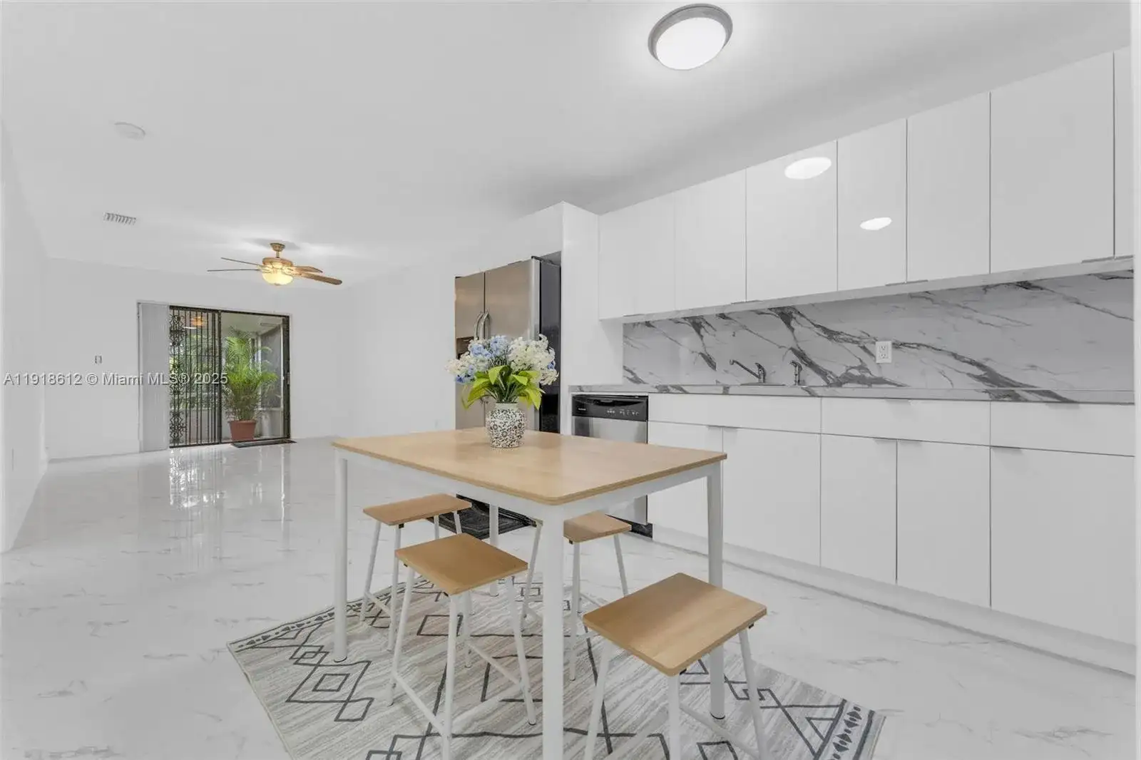 2401 SW 102nd Ave, Miami FL 33165 photo 4