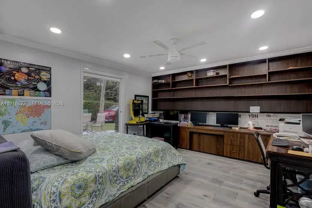 8290 Sunset Dr, Miami FL 33143 photo 4