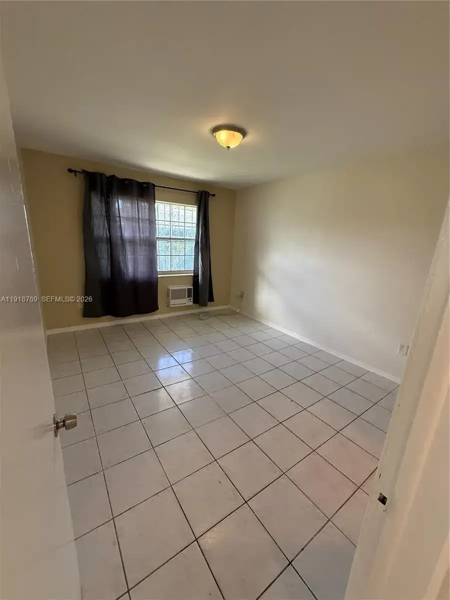 48 NW 77th St # 4, Miami FL 33150 photo 3