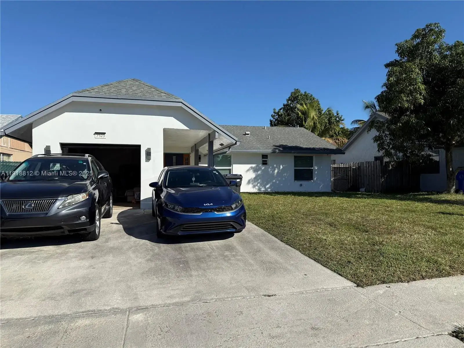 7523 SW 7th Pl, North Lauderdale FL 33068 photo 2