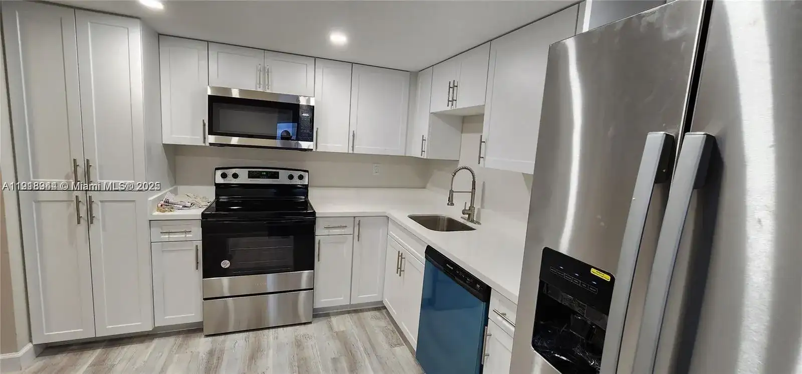 18021 Biscayne Blvd # 903, Aventura FL 33160 photo 3