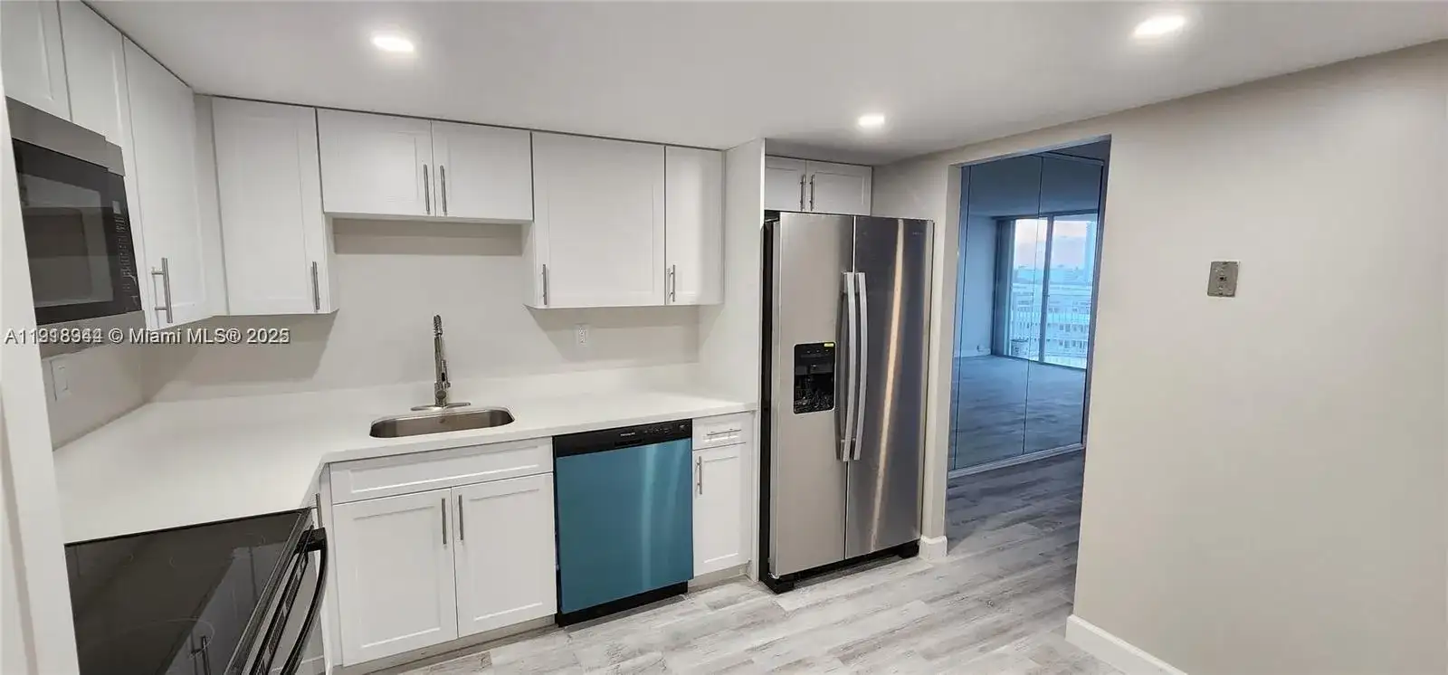 18021 Biscayne Blvd # 903, Aventura FL 33160 photo 4