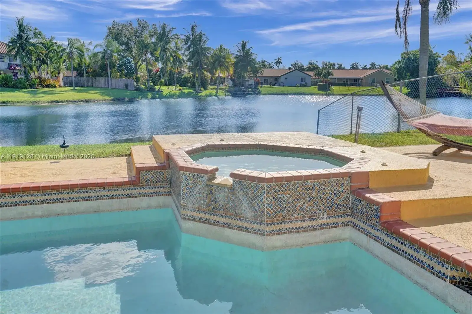 5421 Hawkes Bluff Ave, Davie FL 33331 photo 2