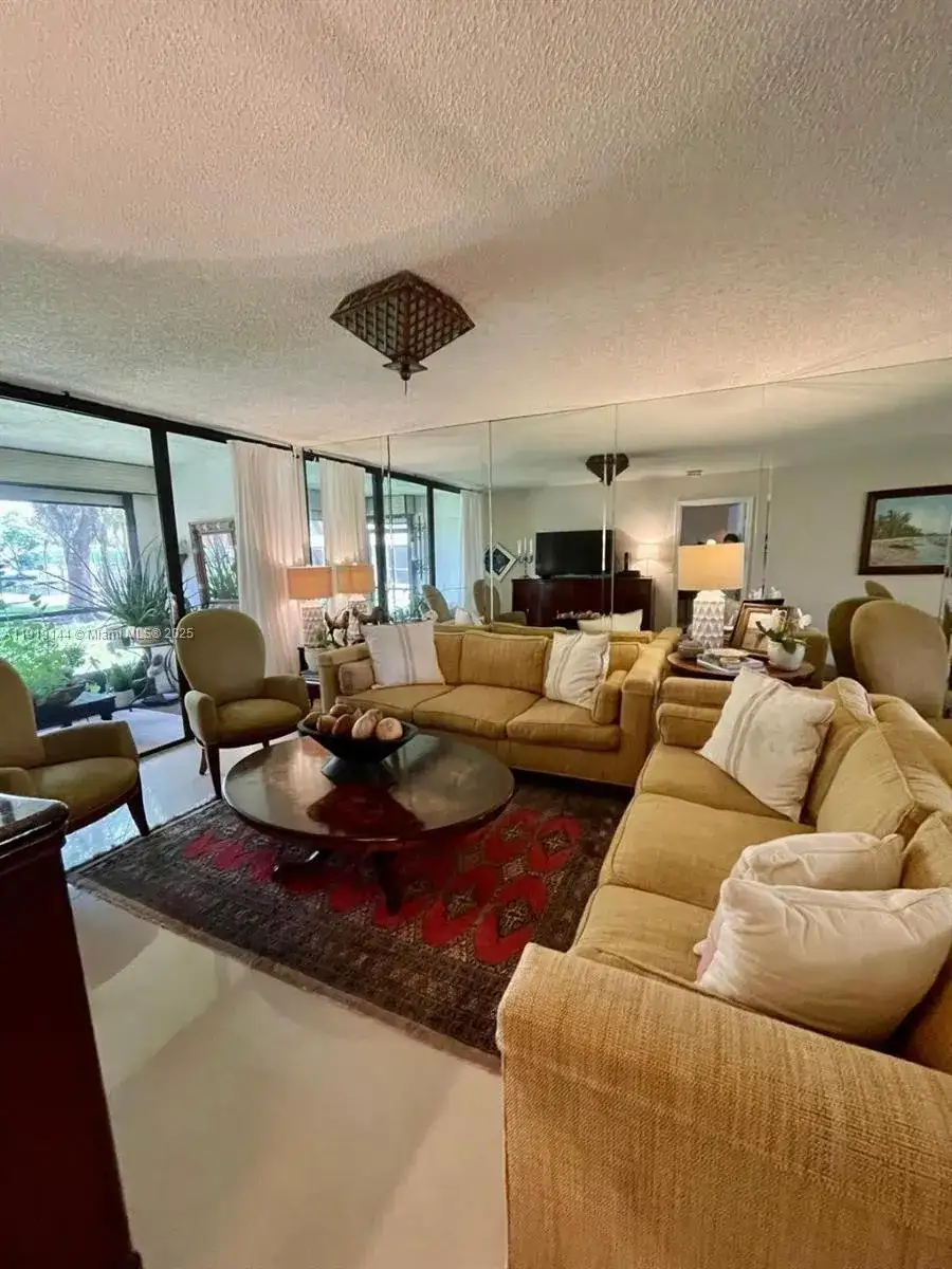 8592 W Sunrise Blvd # 111, Plantation FL 33322 photo 4