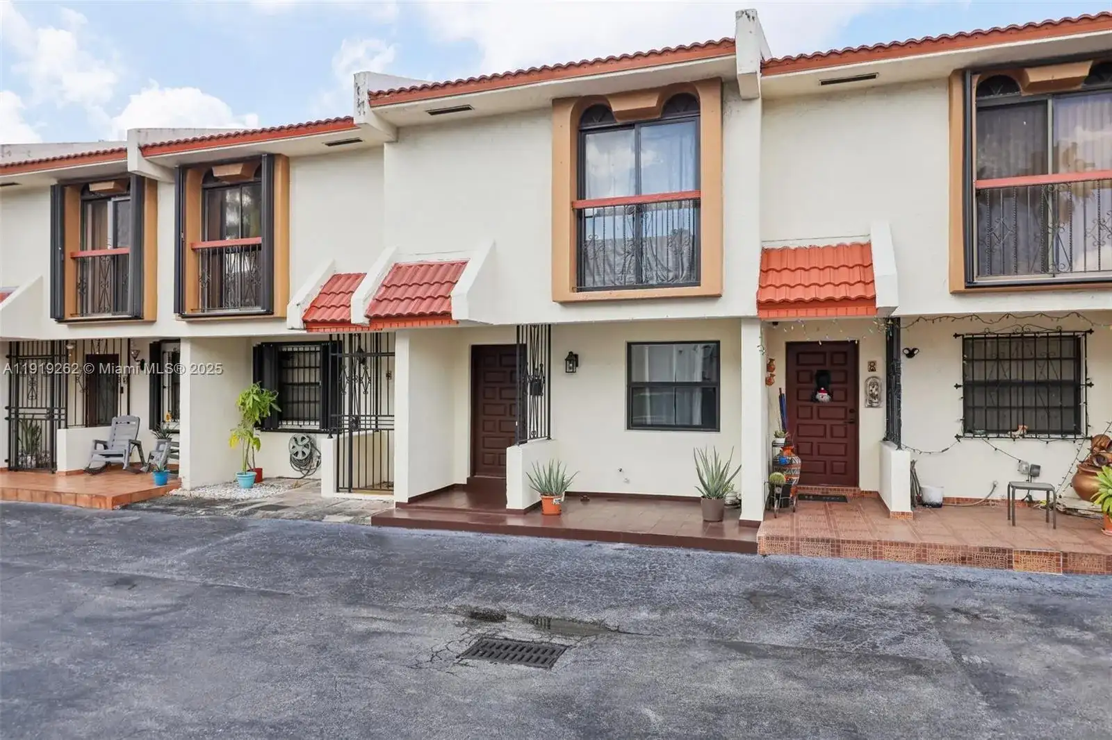 8389 NW 8th St # 7, Miami FL 33126 photo 2