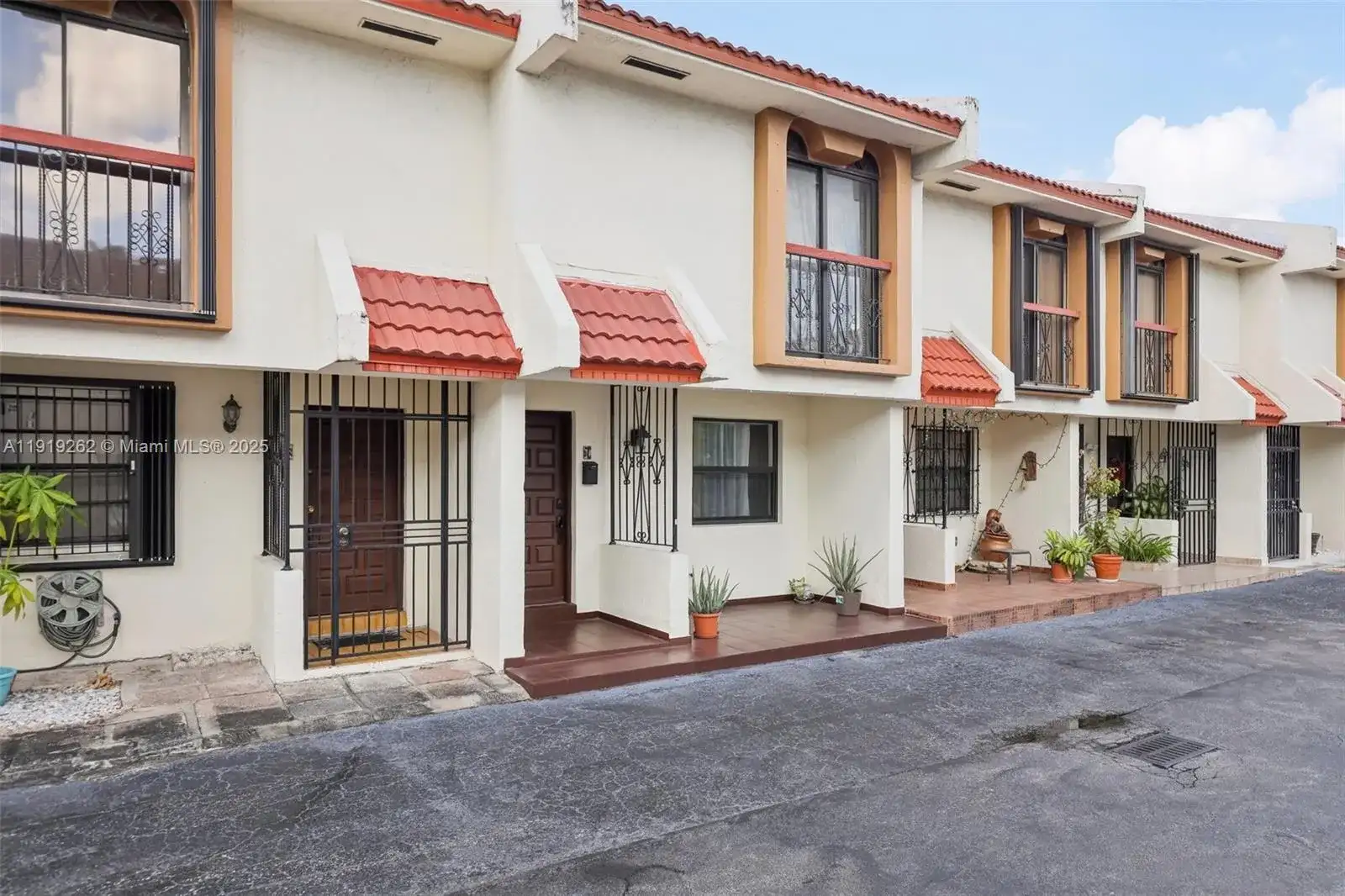 8389 NW 8th St # 7, Miami FL 33126 photo 3