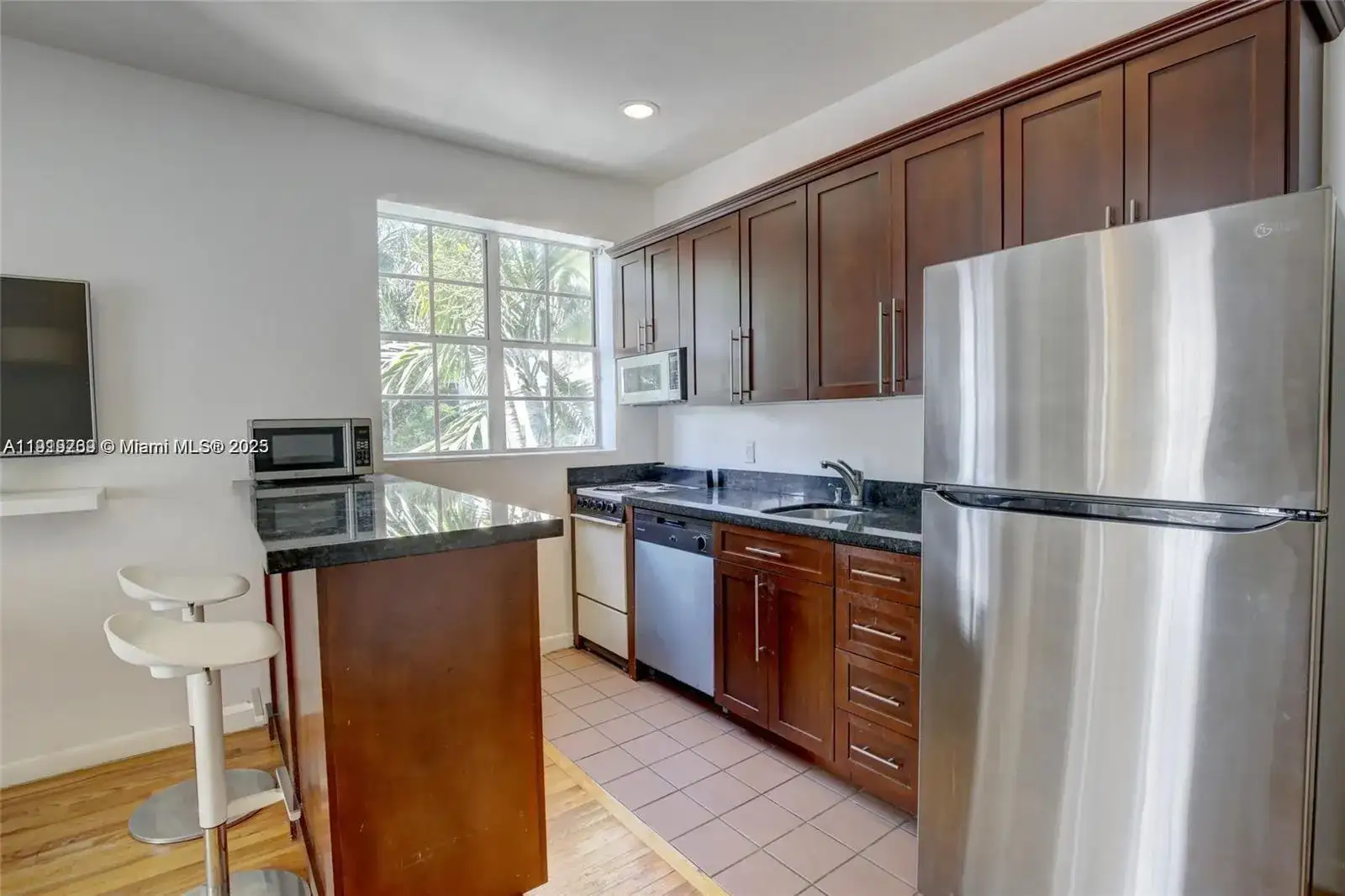 1127 Euclid Ave # 206, Miami Beach FL 33139 photo 5