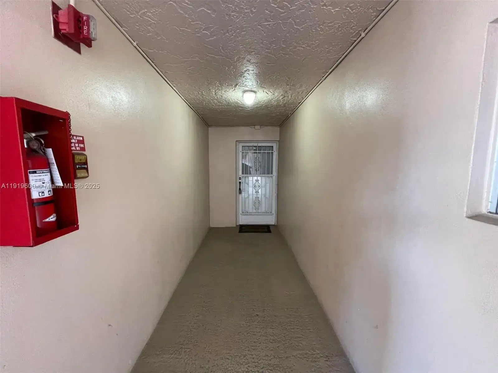9471 Evergreen Pl # 401, Davie FL 33324 photo 2