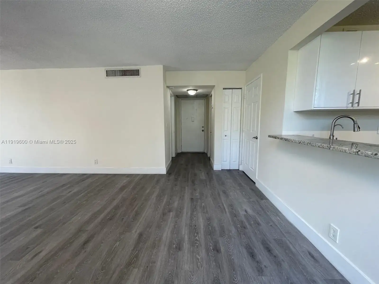 9471 Evergreen Pl # 401, Davie FL 33324 photo 4