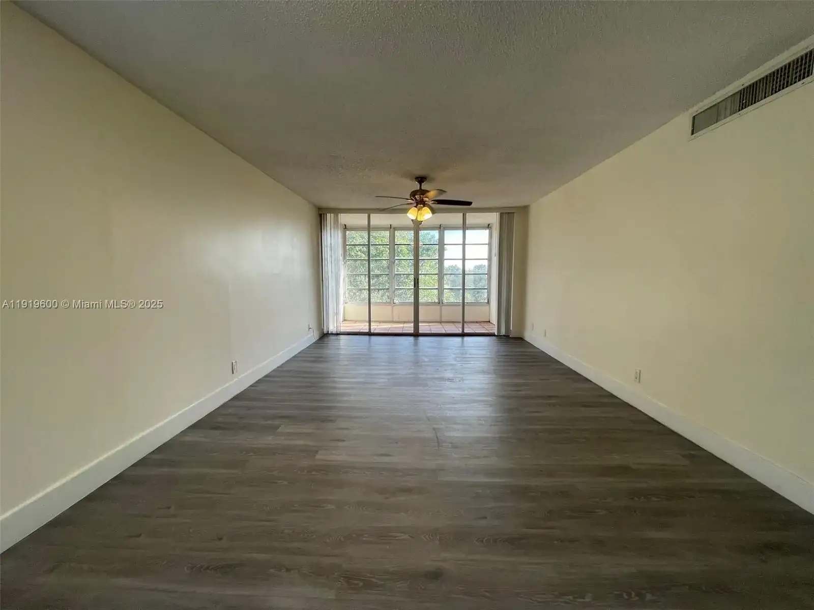 9471 Evergreen Pl # 401, Davie FL 33324 photo 5