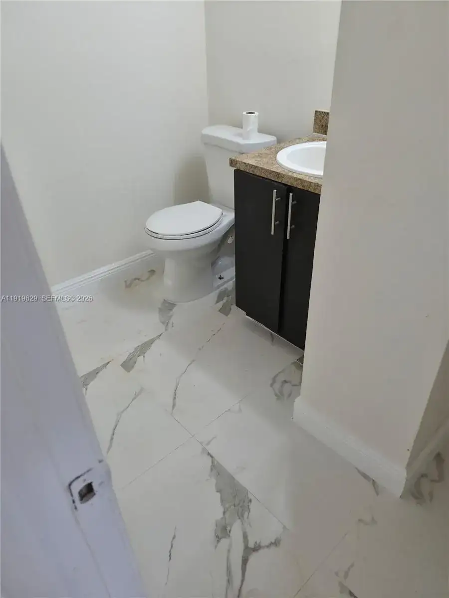 16220 NW 2nd Ave # 512, Miami FL 33169 photo 5