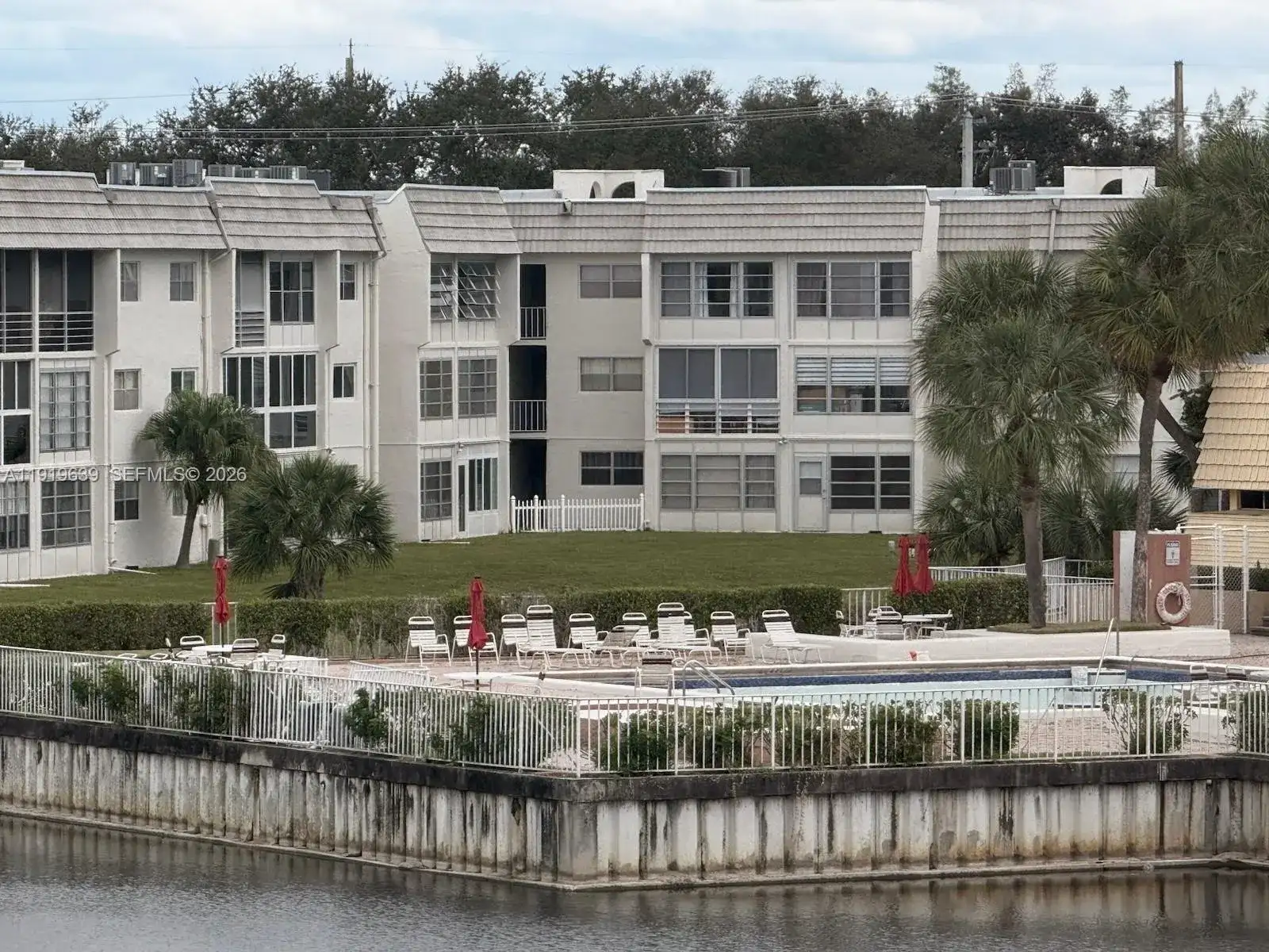 8220 Sunrise Lakes Blvd # 309, Sunrise FL 33322 photo 2