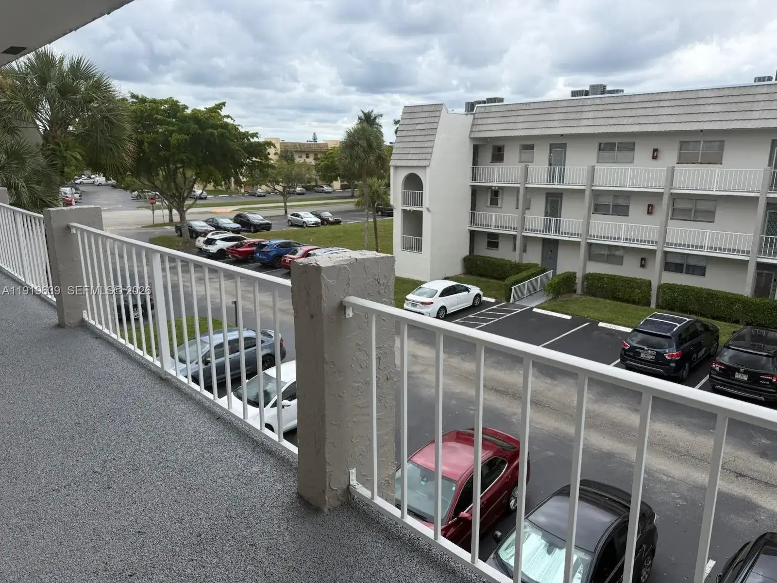 8220 Sunrise Lakes Blvd # 309, Sunrise FL 33322 photo 3