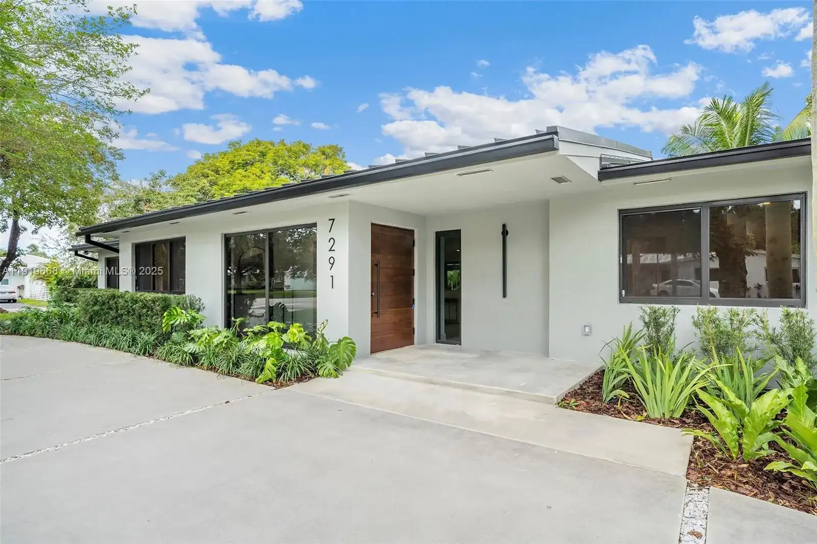 7291 SW 129th St, Pinecrest FL 33156 photo 2