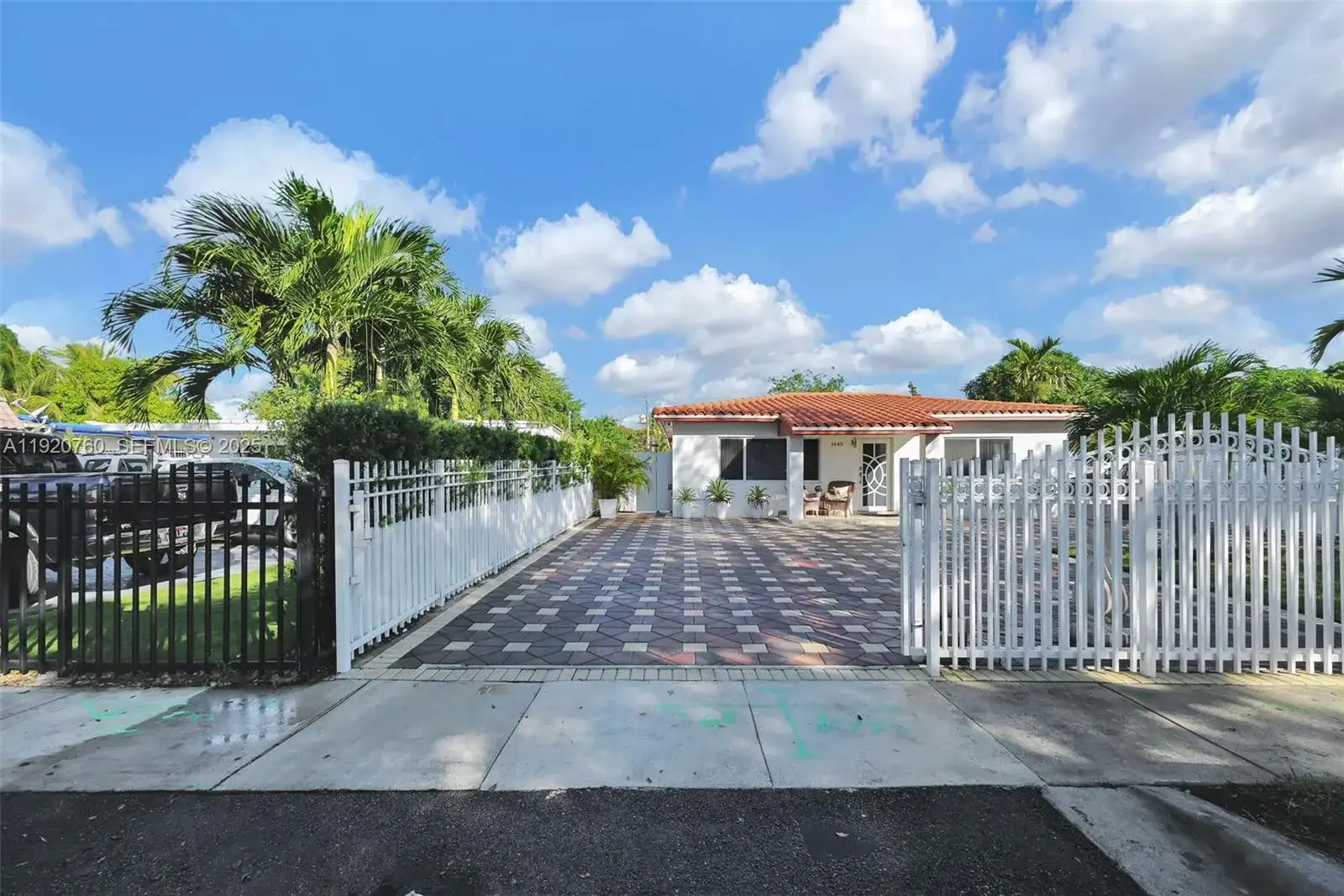 1645 NW 120th St, North Miami FL 33167 photo 3