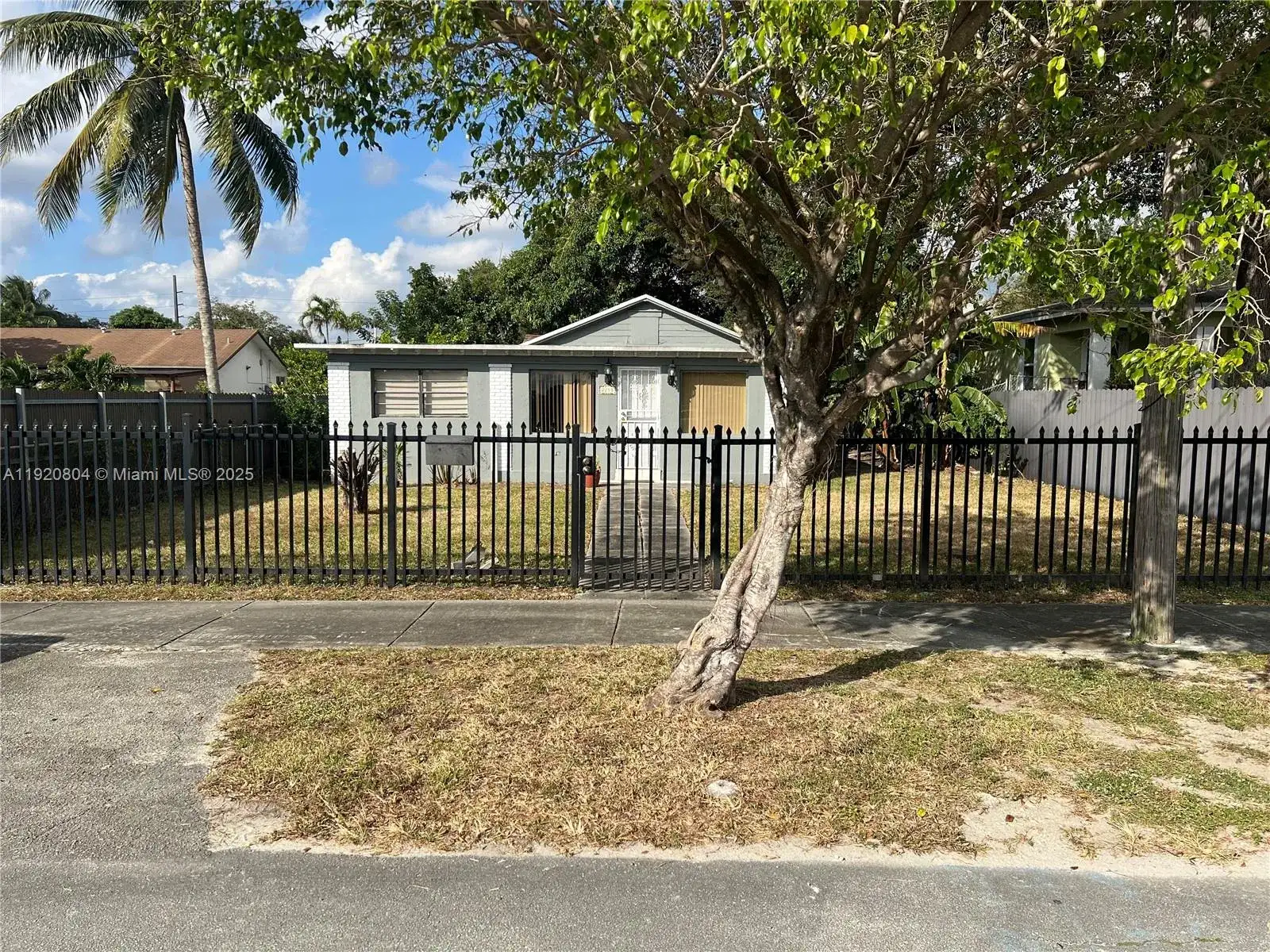 2255 NW 85th St, Miami FL 33147 photo 2