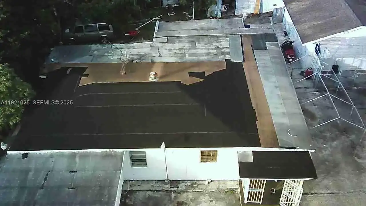 9285 NW 32nd Ct Rd, Miami FL 33147 photo 2