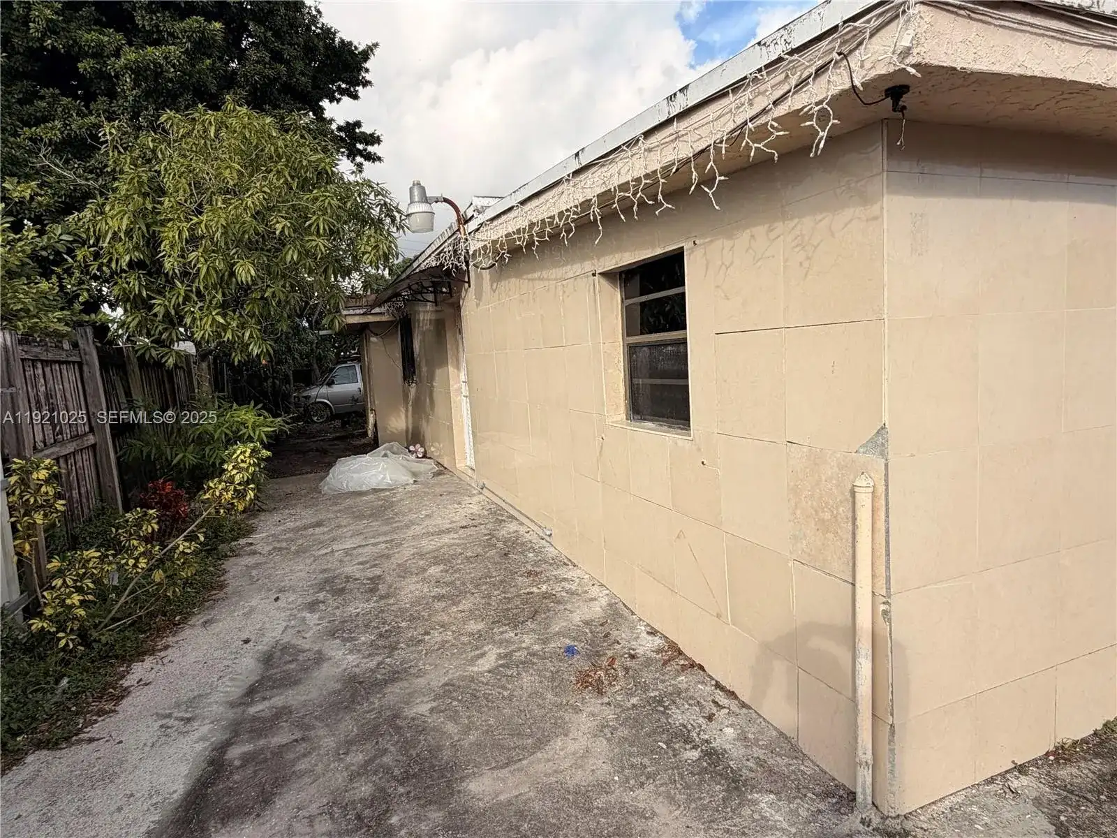 9285 NW 32nd Ct Rd, Miami FL 33147 photo 5