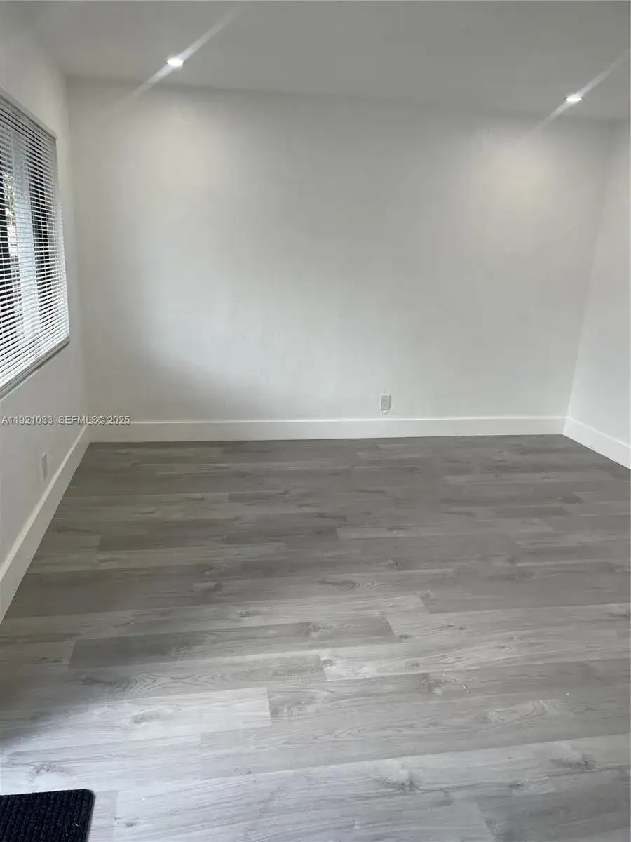 880 NW 8th Ave # 1, Pompano Beach FL 33060 photo 2