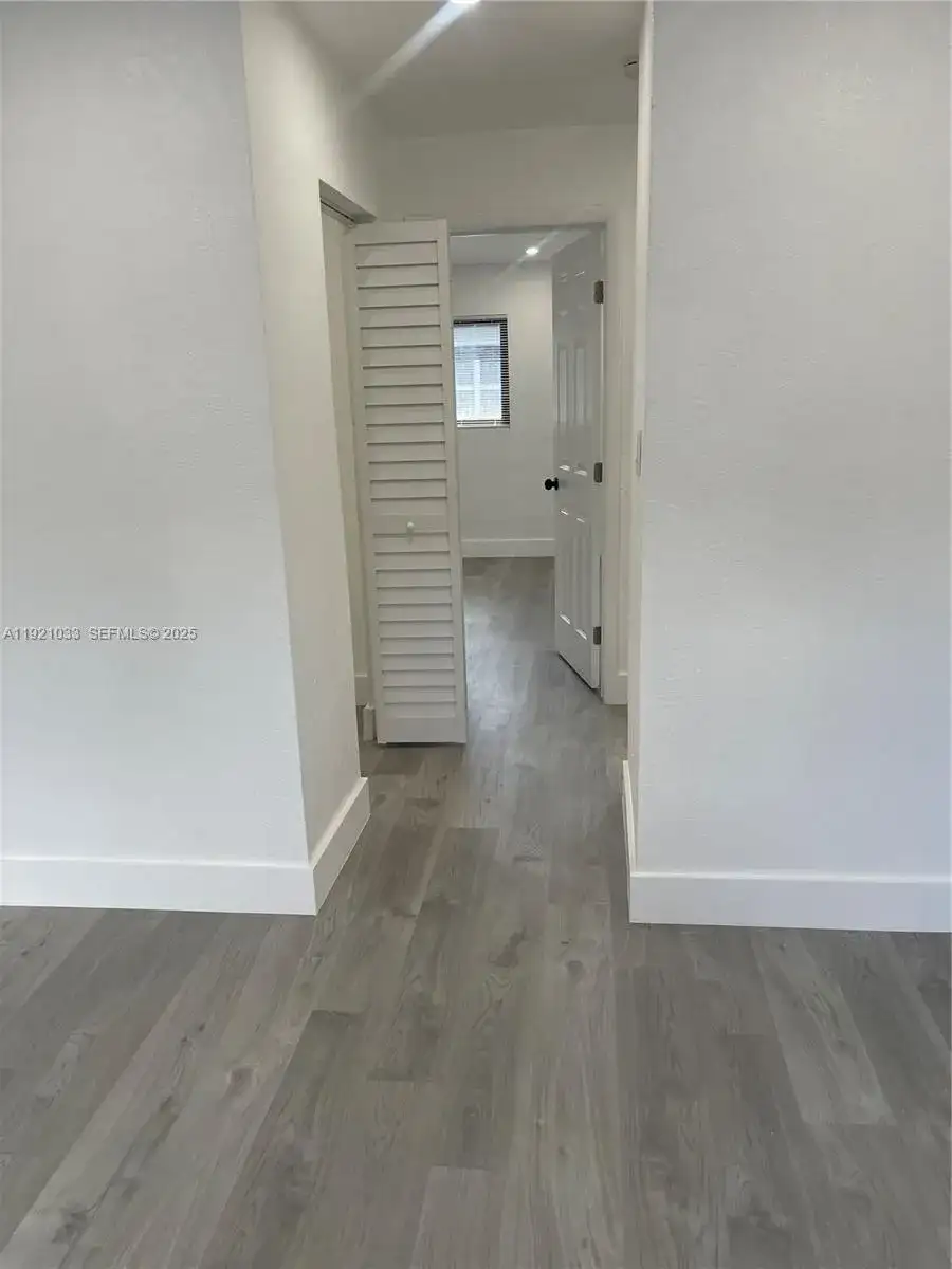 880 NW 8th Ave # 1, Pompano Beach FL 33060 photo 3