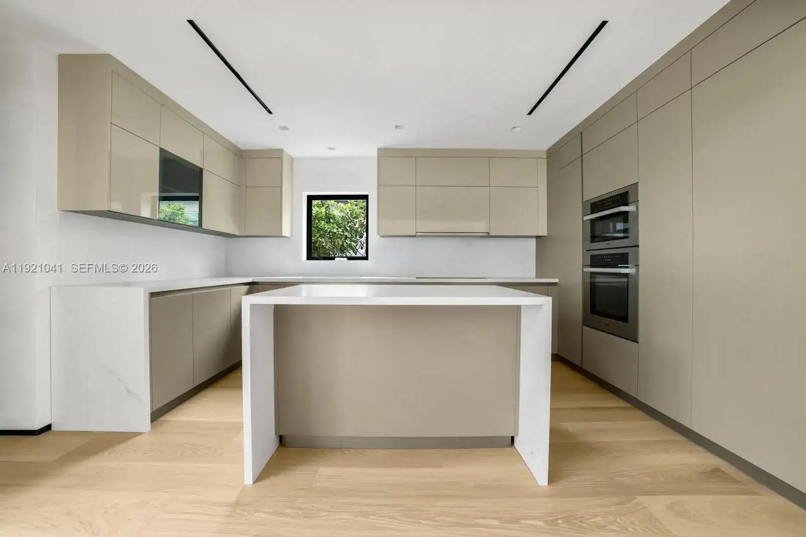 1520 W 22nd St, Miami Beach FL 33140 photo 4