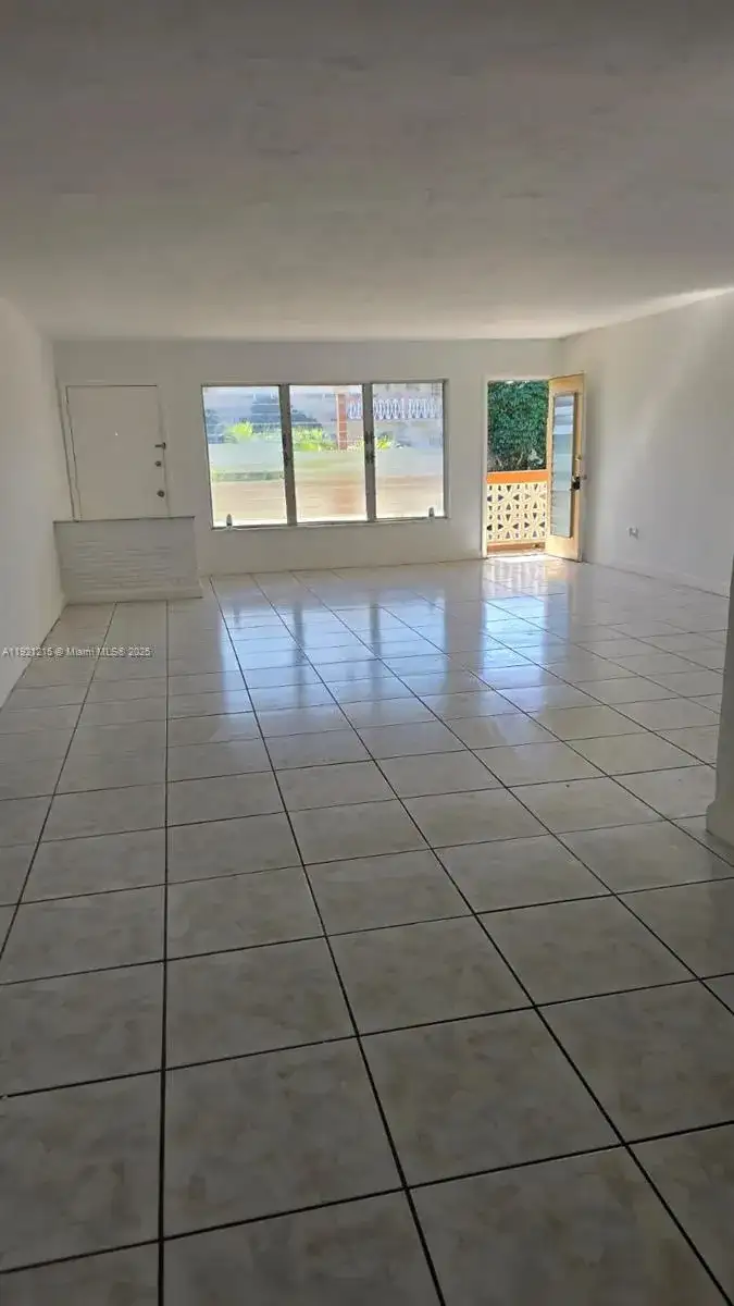1885 NE 121st St # 17, North Miami FL 33181 photo 2