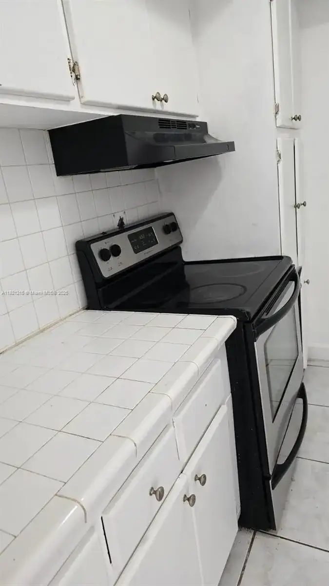1885 NE 121st St # 17, North Miami FL 33181 photo 4