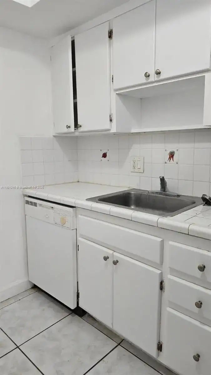 1885 NE 121st St # 17, North Miami FL 33181 photo 5