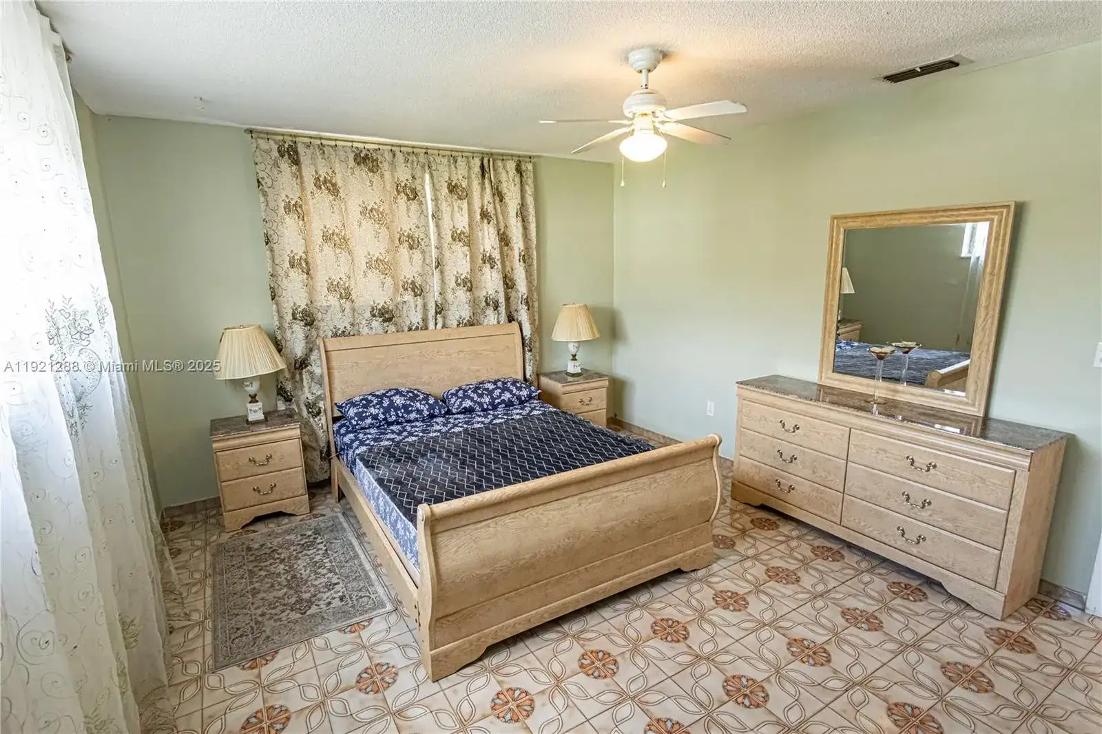 16790 NE 14th Ave # 215, Miami FL 33162 photo 4