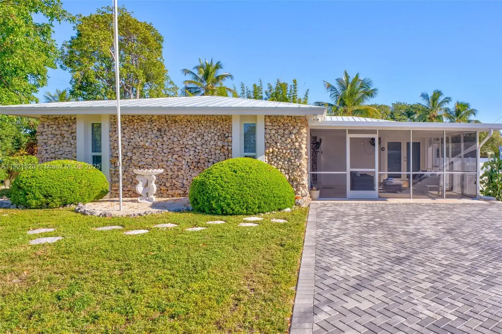 222 2nd Rd, Key Largo FL 33037 photo 2