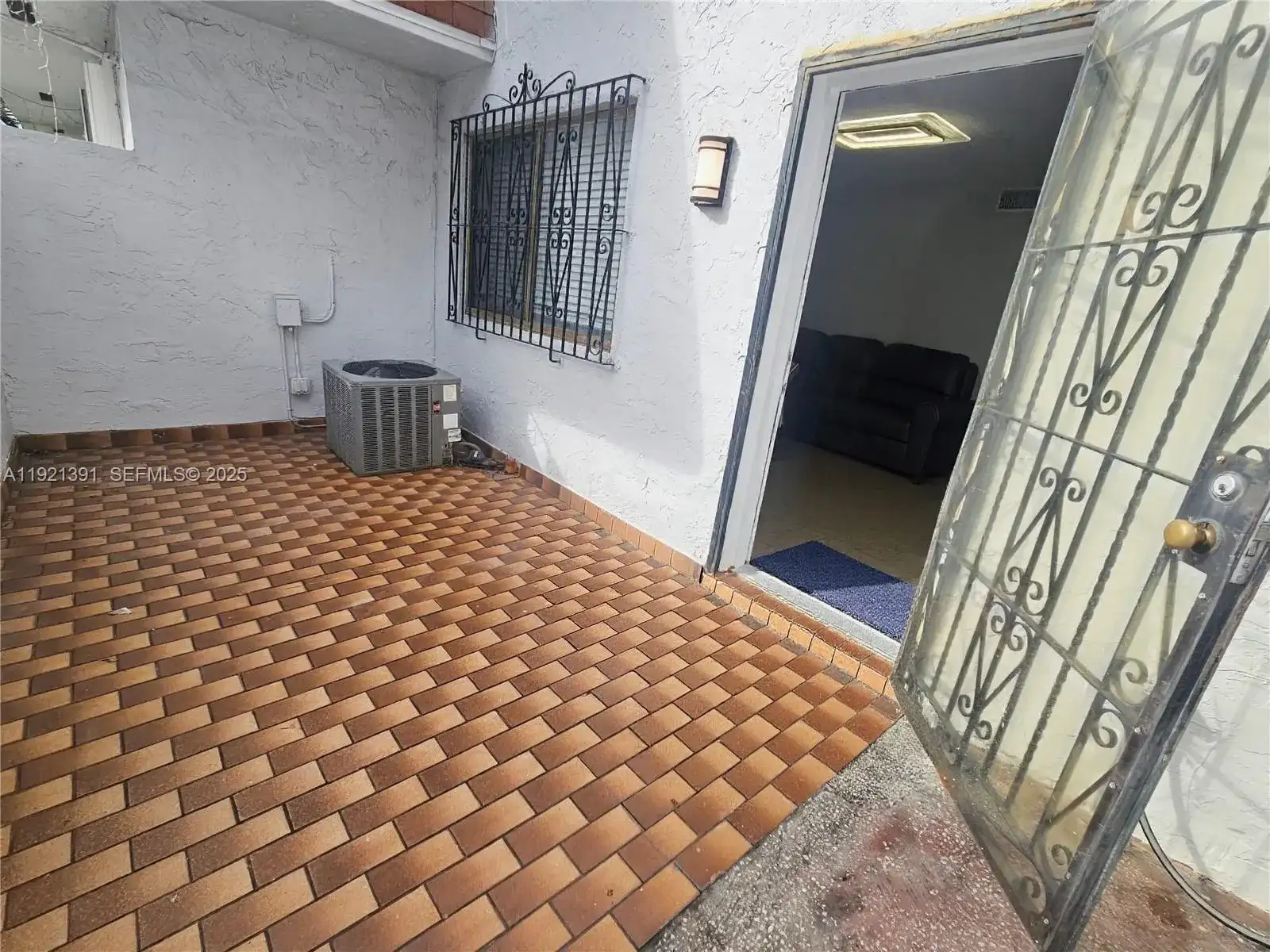 10700 NW 7th St # 5A, Miami FL 33172 photo 2