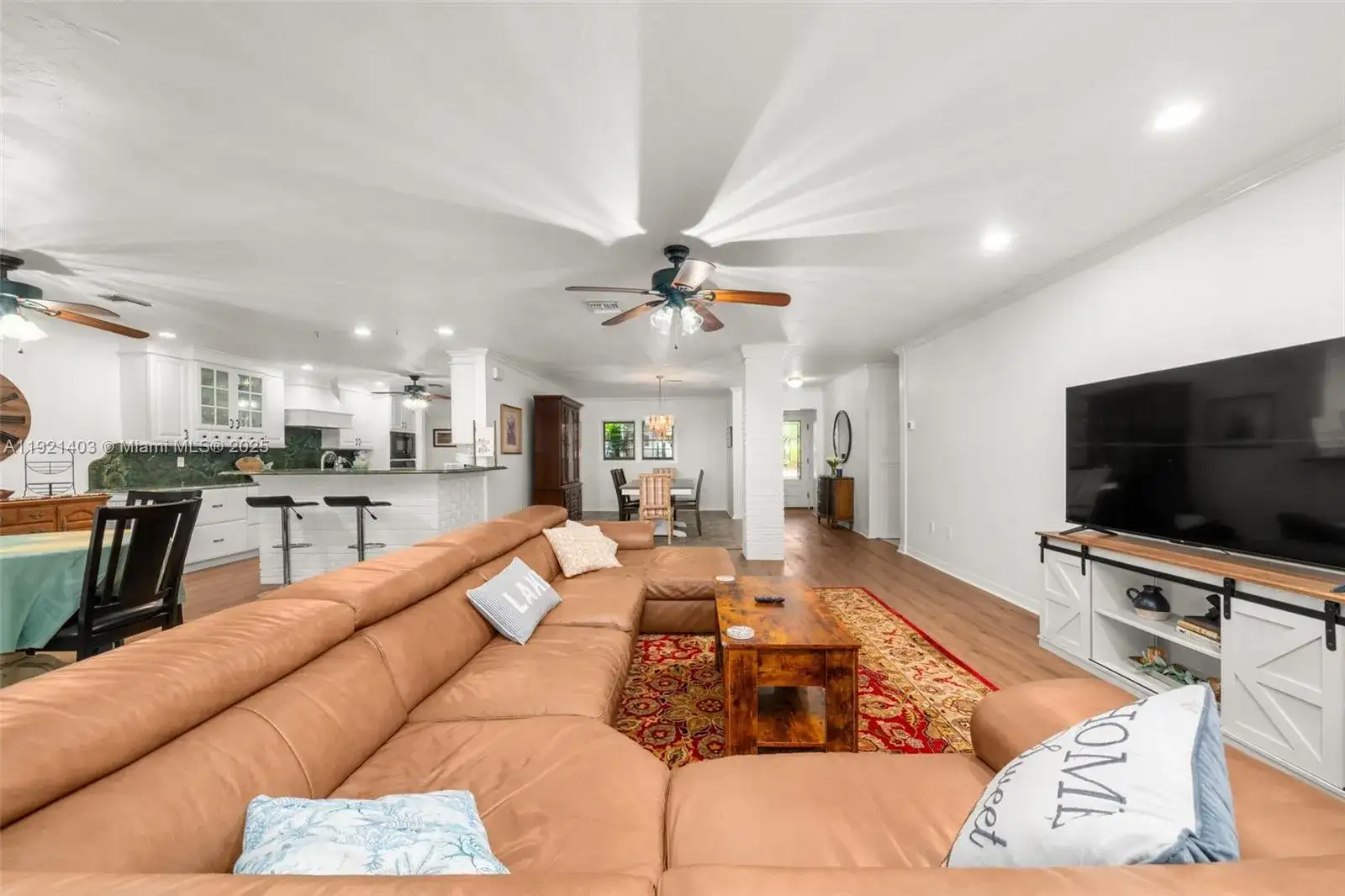 2551 Lakeview Drive, Sebring FL 33870 photo 4