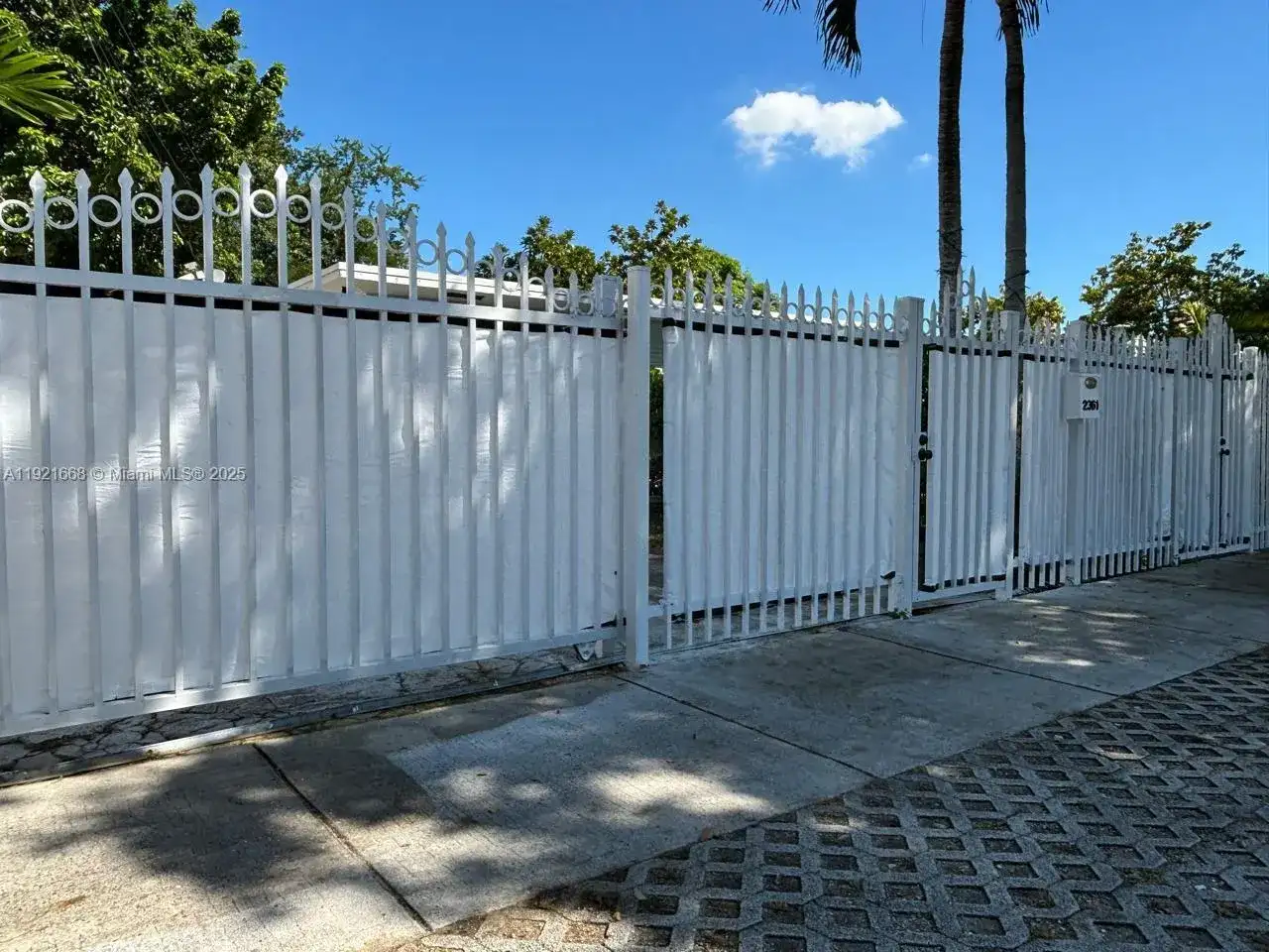 2359 NW 32nd St, Miami FL 33142 photo 2