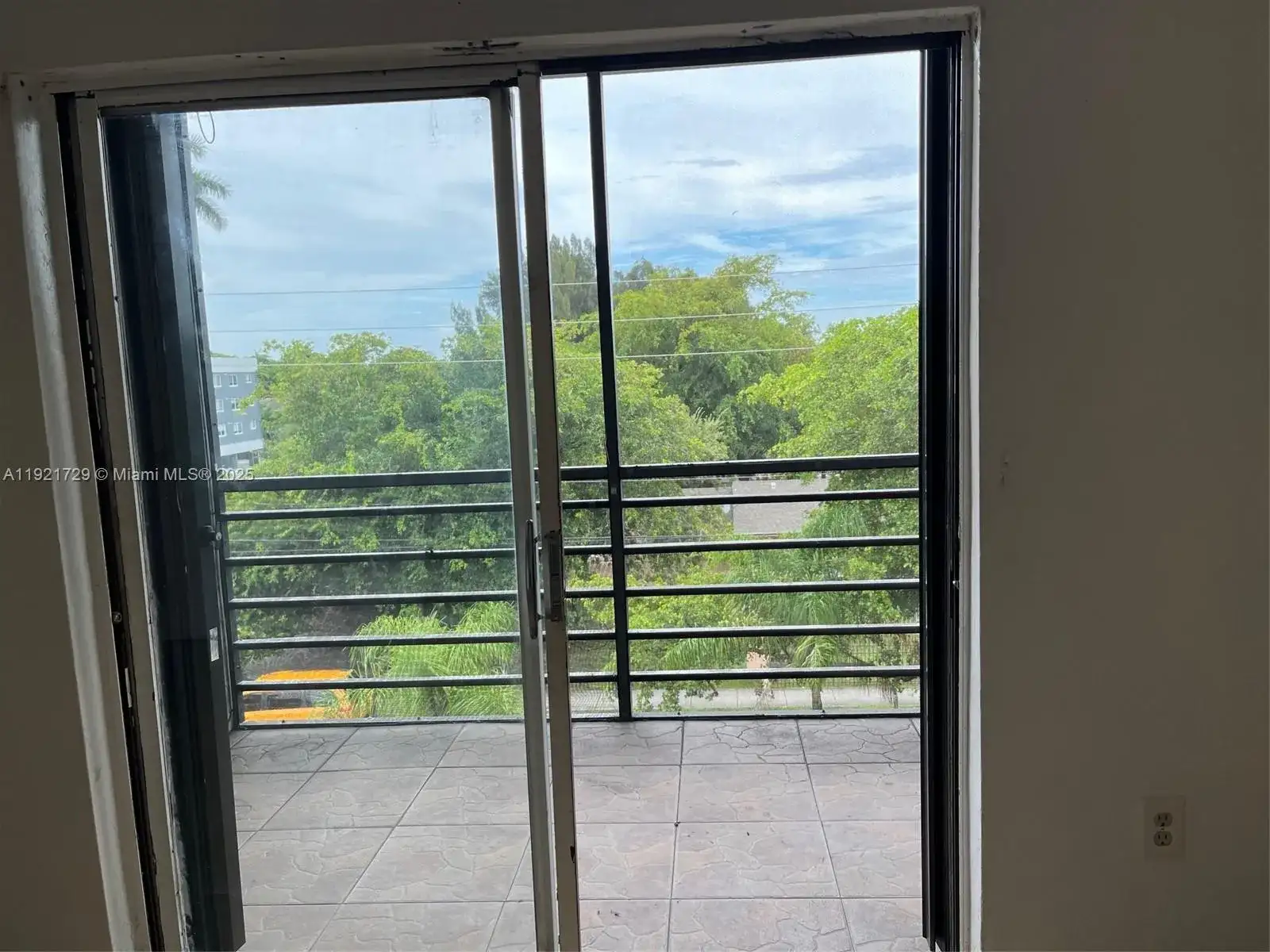 13500 NE 3rd Ct # 402, North Miami FL 33161 photo 5