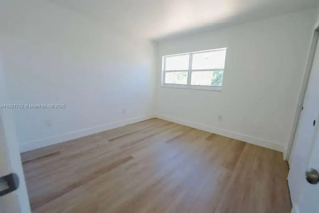 11316 Peachtree Dr # 1, Miami FL 33161 photo 5